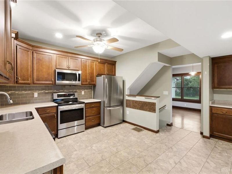 1733 Aero Avenue, Kettering, OH 45429 Photo 6