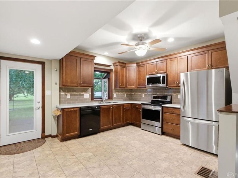 1733 Aero Avenue, Kettering, OH 45429 Photo 7