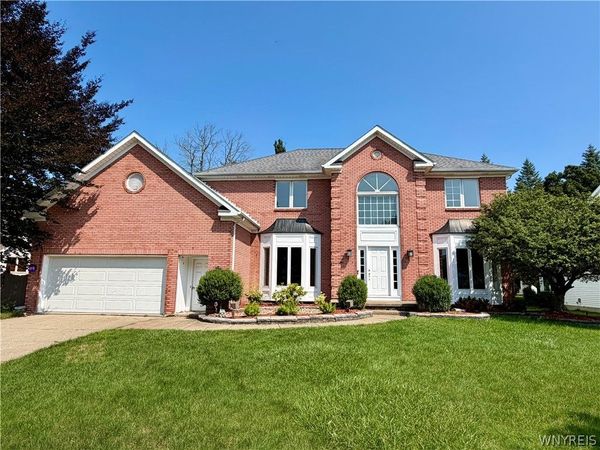 134 King Anthony , Getzville, NY 14068
