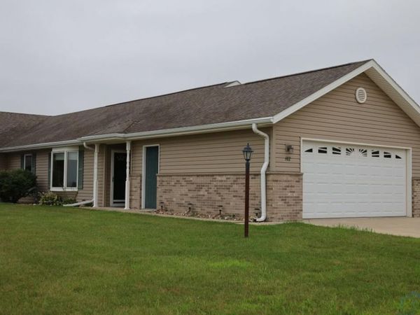 701 S Bradley Street, Unit 102, Rock Rapids, IA 51246