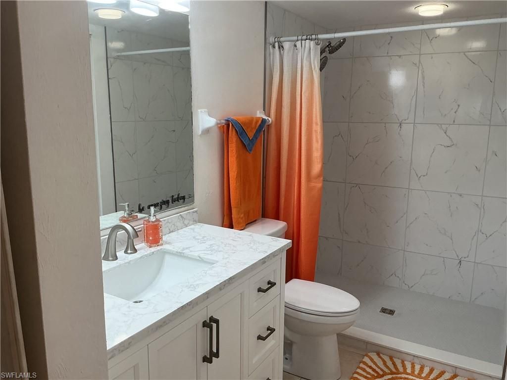 5550 Trailwinds Dr, Unit 615, Fort Myers, FL 33907 Photo