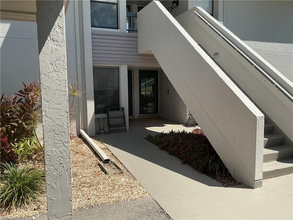 5550 Trailwinds Dr, Unit 615, Fort Myers, FL 33907 Photo