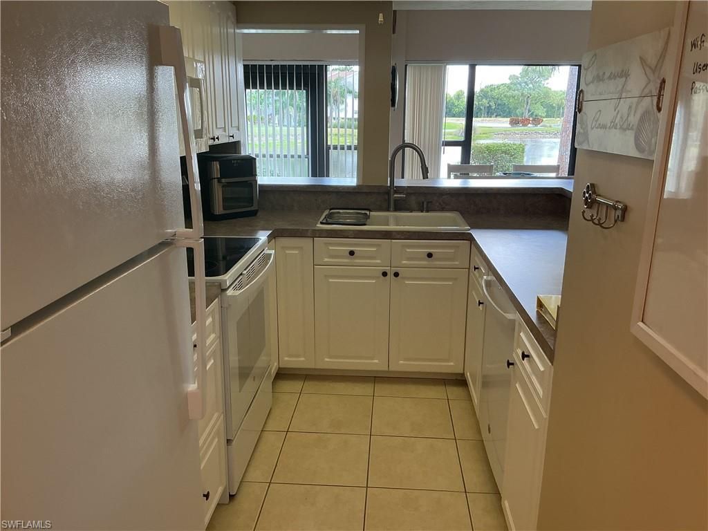 5550 Trailwinds Dr, Unit 615, Fort Myers, FL 33907 Photo