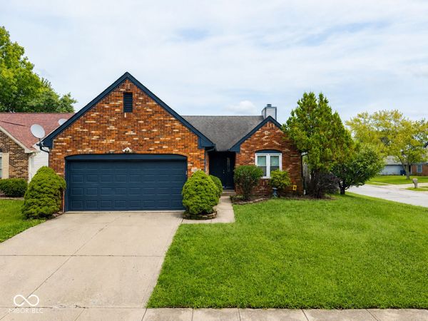 1619 Park Chase Place , Indianapolis, IN 46229