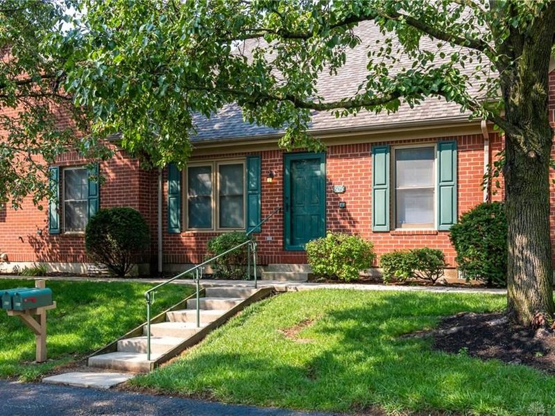 605 Cassel Hills Court, Vandalia, OH 45377 Photo 4