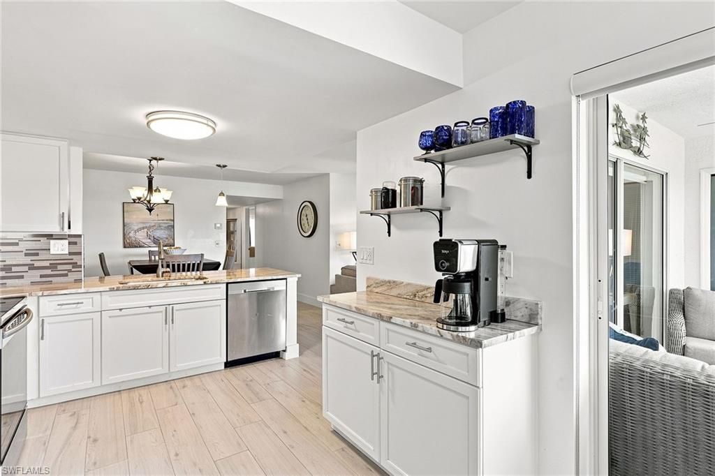 7360 Glenmoor Ln, Unit 205, Naples, FL 34104 Photo
