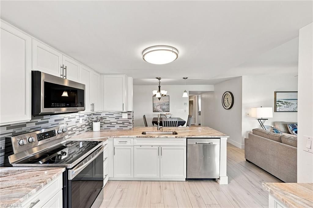 7360 Glenmoor Ln, Unit 205, Naples, FL 34104 Photo