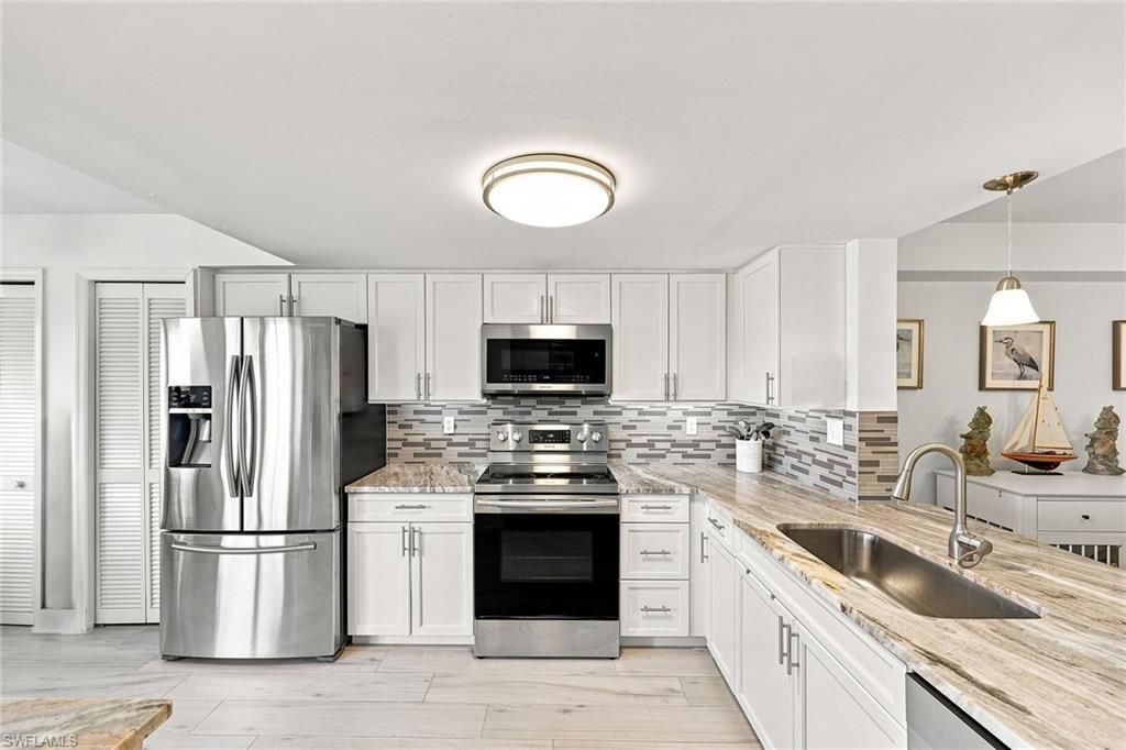 7360 Glenmoor Ln, Unit 205, Naples, FL 34104 Photo