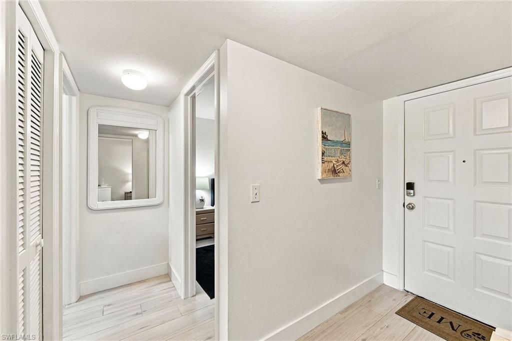 7360 Glenmoor Ln, Unit 205, Naples, FL 34104 Photo