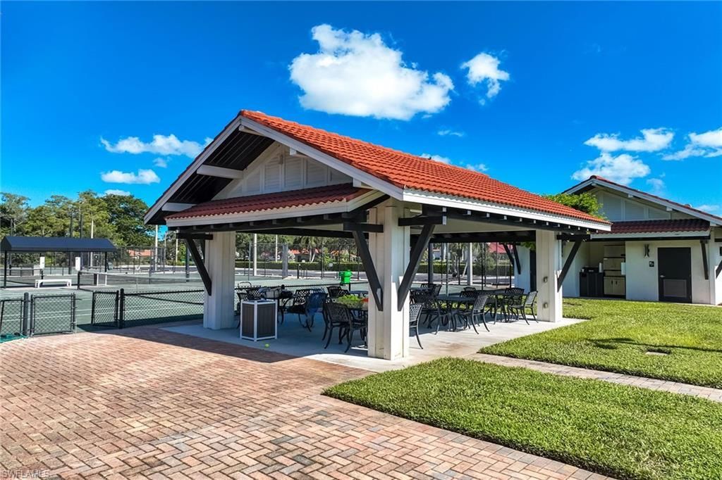7360 Glenmoor Ln, Unit 205, Naples, FL 34104 Photo