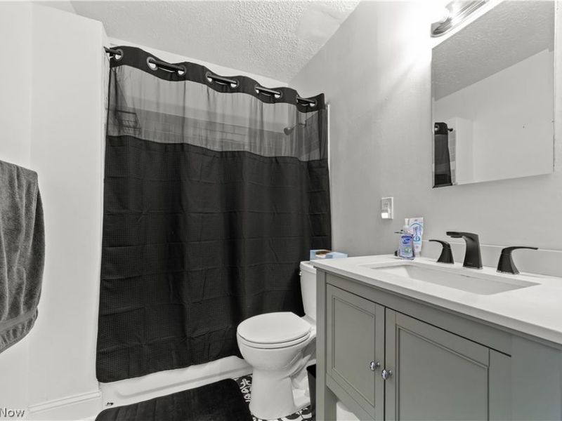 2029 Elbur Avenue, Lakewood, OH 44107 Photo 17