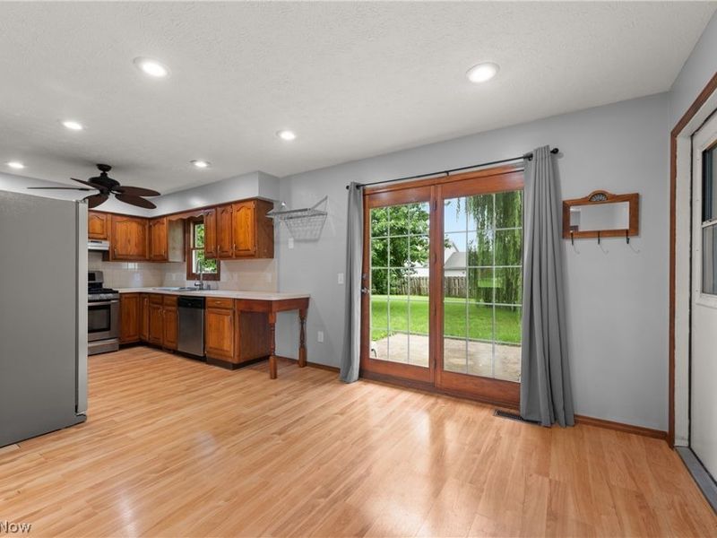 7404 Hidden Glen Drive, Amherst, OH 44001 Photo 10