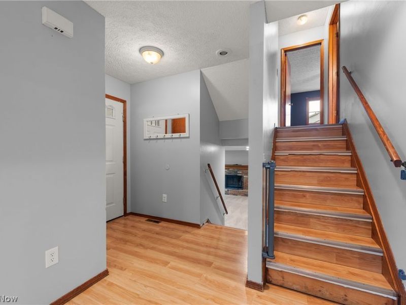 7404 Hidden Glen Drive, Amherst, OH 44001 Photo 16
