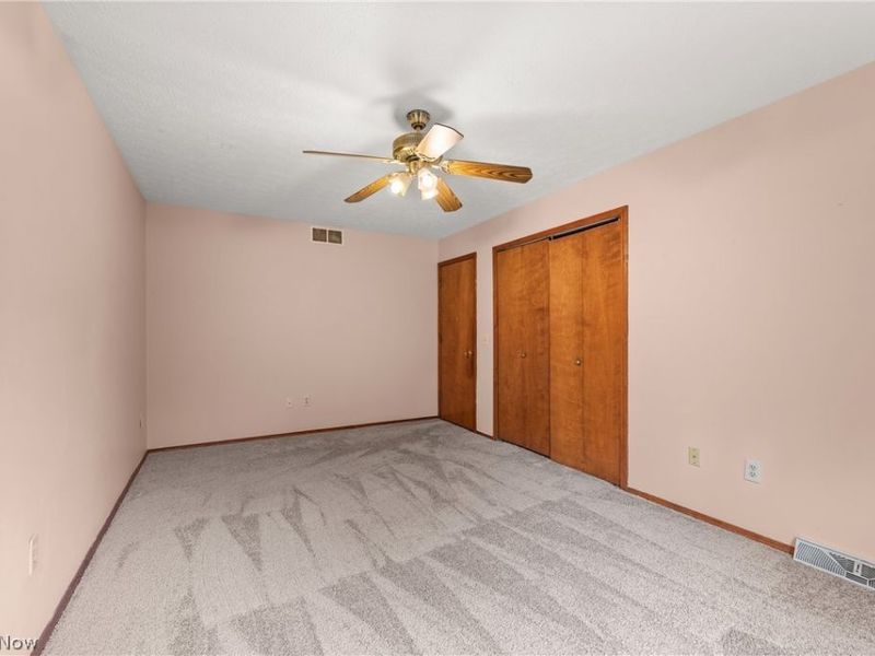 7404 Hidden Glen Drive, Amherst, OH 44001 Photo 18