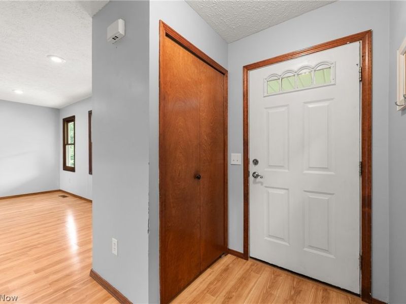 7404 Hidden Glen Drive, Amherst, OH 44001 Photo 3
