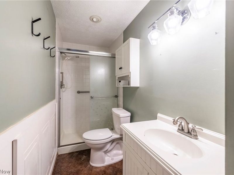 7404 Hidden Glen Drive, Amherst, OH 44001 Photo 32