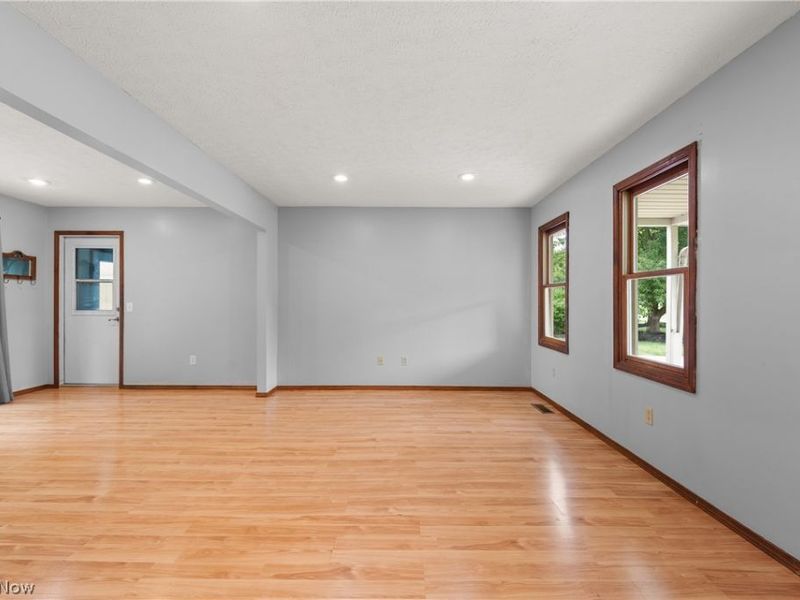 7404 Hidden Glen Drive, Amherst, OH 44001 Photo 6