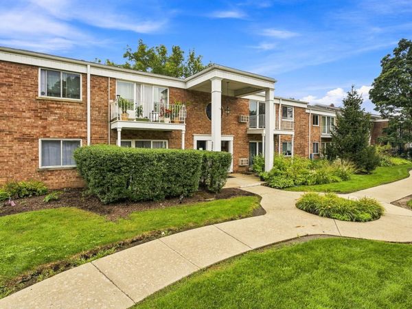 543 Burlington Avenue , Unit 212, Downers Grove, IL 60515