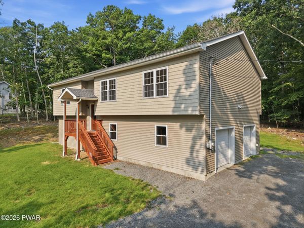 101 Apple Drive , Milford, PA 18337