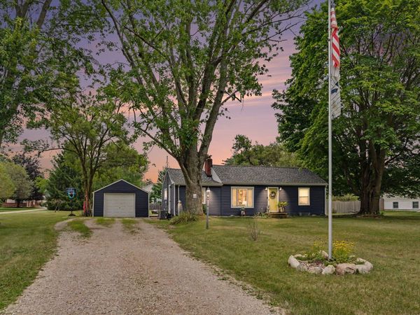 929 Bacon Avenue, Portage, MI 49002
