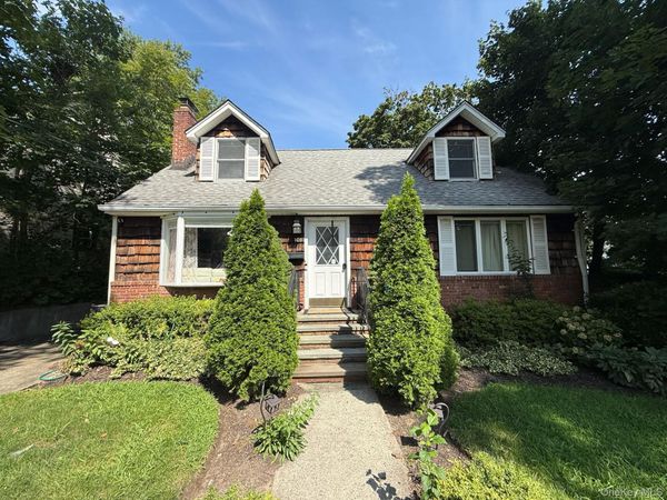 101 Elm Street , Huntington, NY 11743