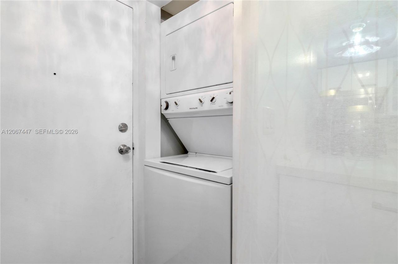 2600 Collins Ave, Unit 204, Miami Beach, FL 33140 Photo