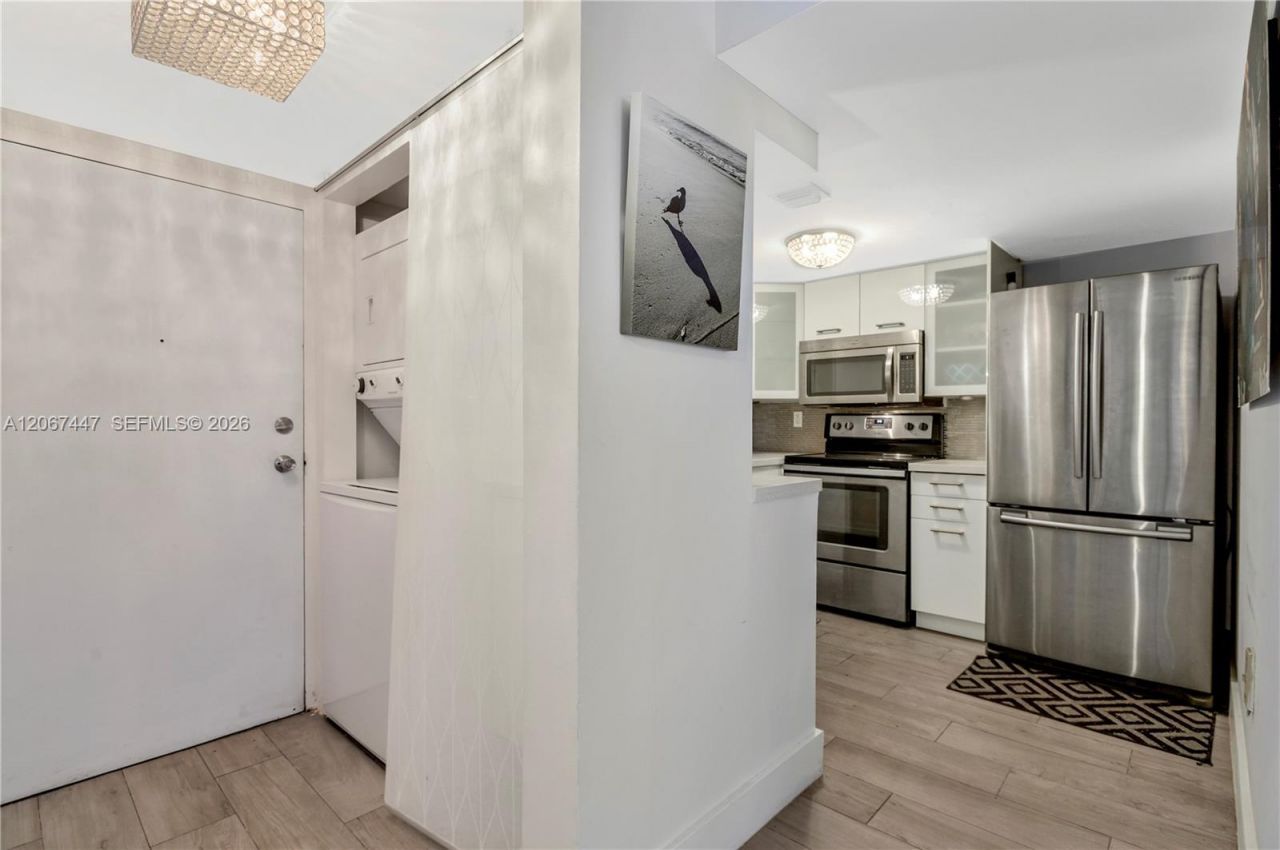 2600 Collins Ave, Unit 204, Miami Beach, FL 33140 Photo