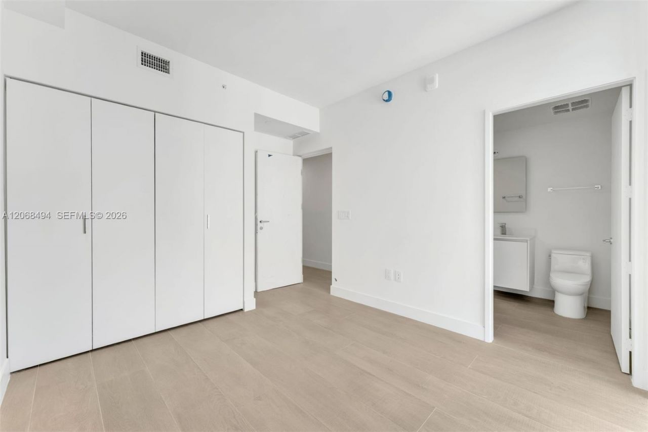 700 NE 24th St , Unit 1207, Miami, FL 33137 Photo