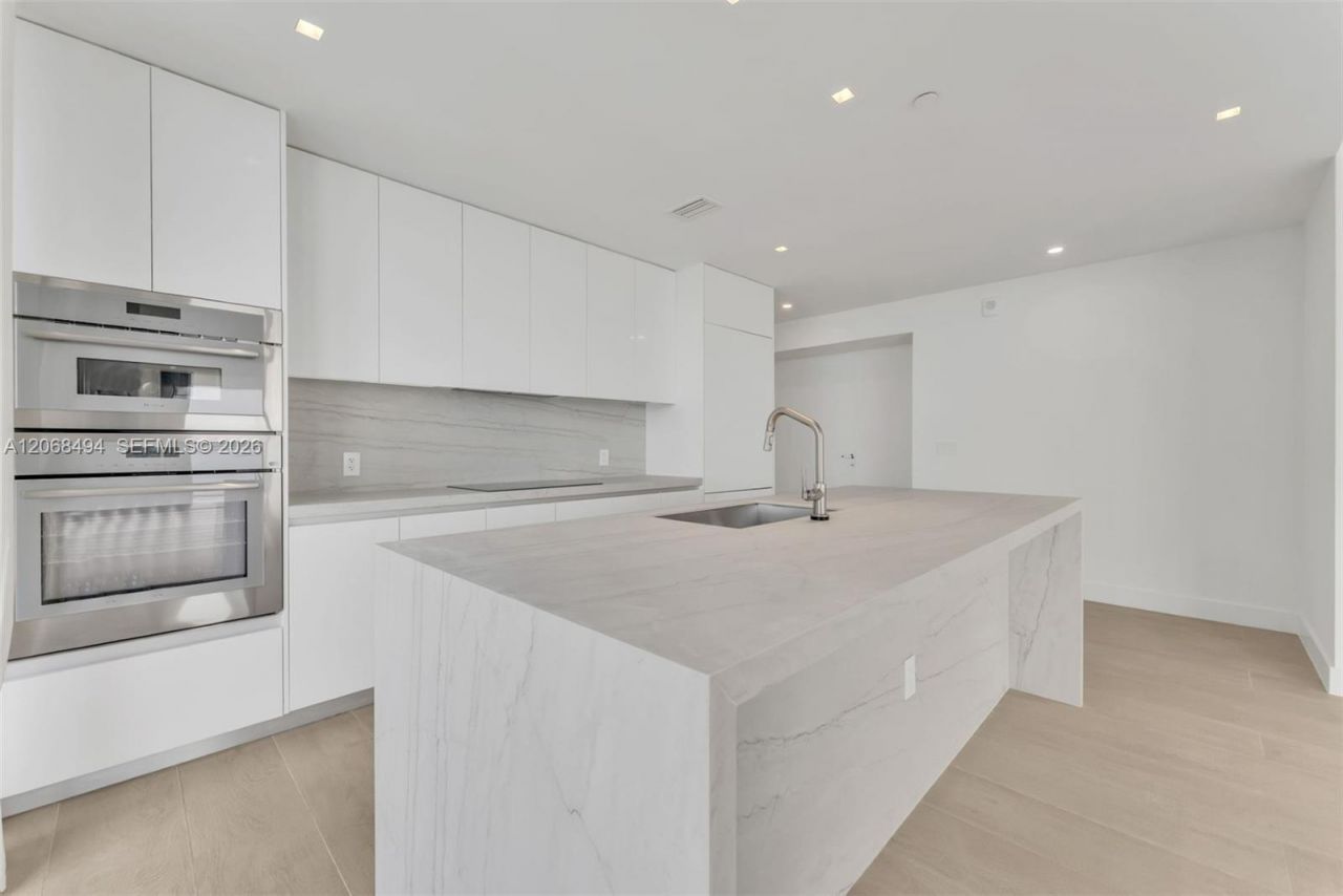 700 NE 24th St , Unit 1207, Miami, FL 33137 Photo