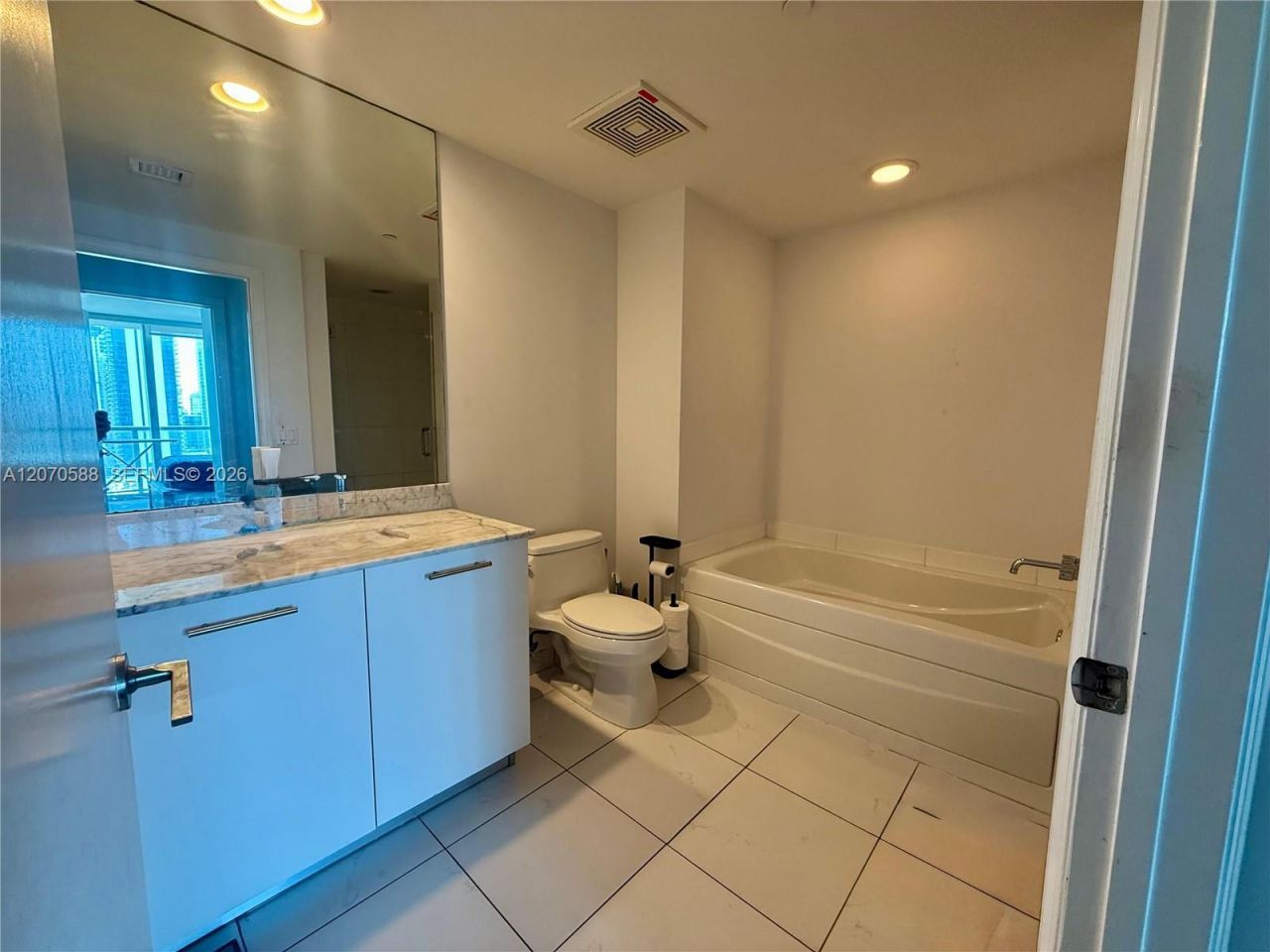 55 SE 6th St , Unit 2404, Miami, FL 33131 Photo