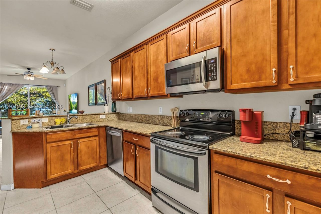 1810 SW 91st Ave, Miramar, FL 33025 Photo
