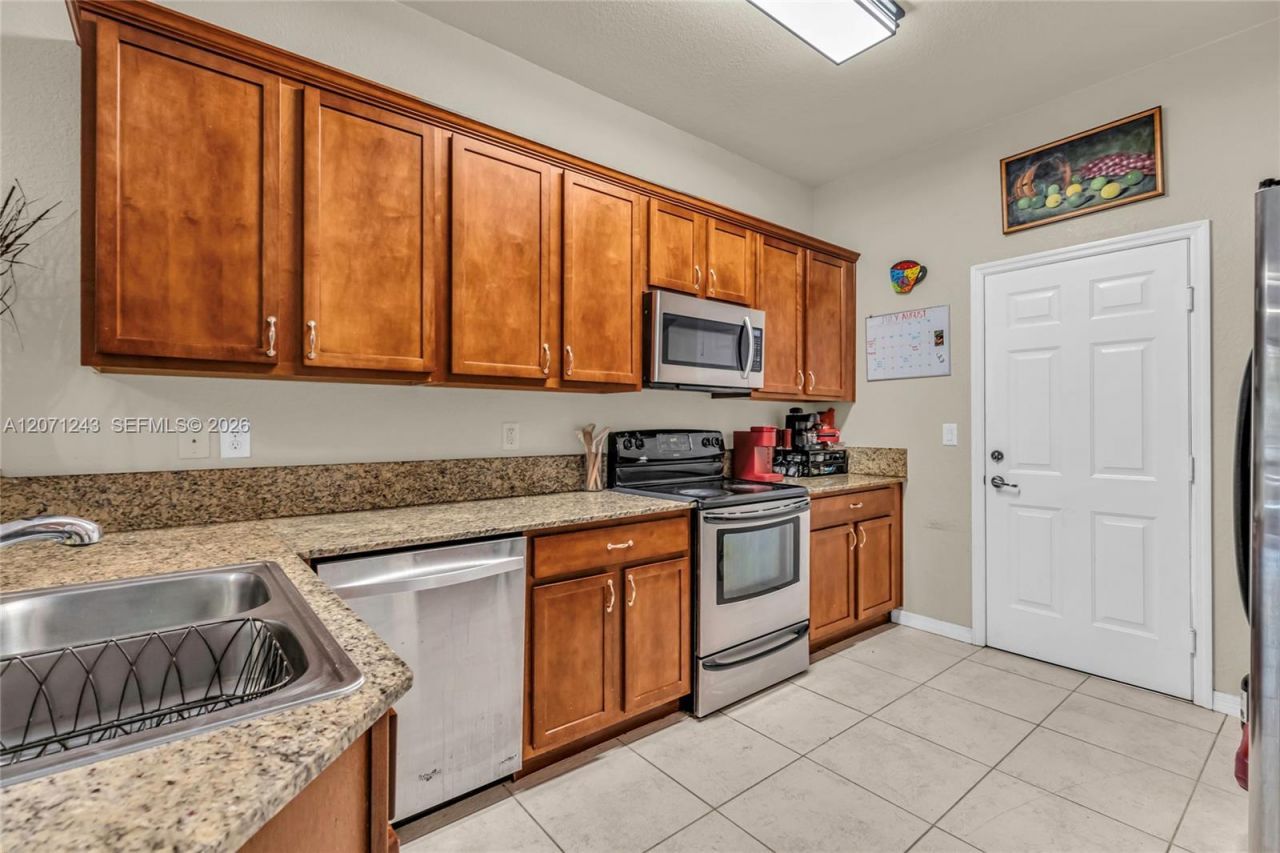1810 SW 91st Ave, Miramar, FL 33025 Photo
