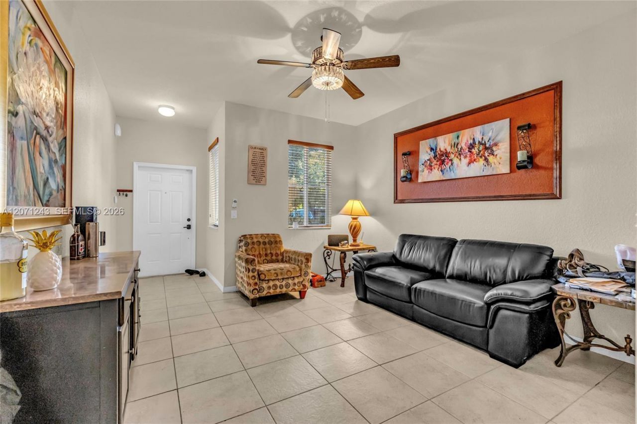 1810 SW 91st Ave, Miramar, FL 33025 Photo