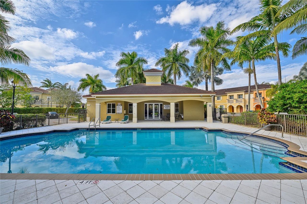 1810 SW 91st Ave, Miramar, FL 33025 Photo