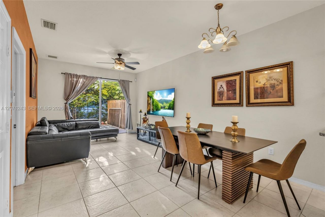 1810 SW 91st Ave, Miramar, FL 33025 Photo