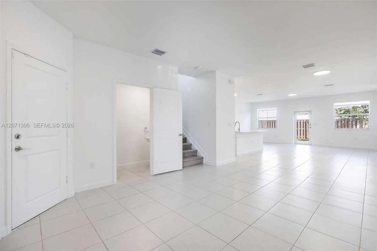 2408 NW 131st Cir , Unit 2408, Miami, FL 33167 Photo