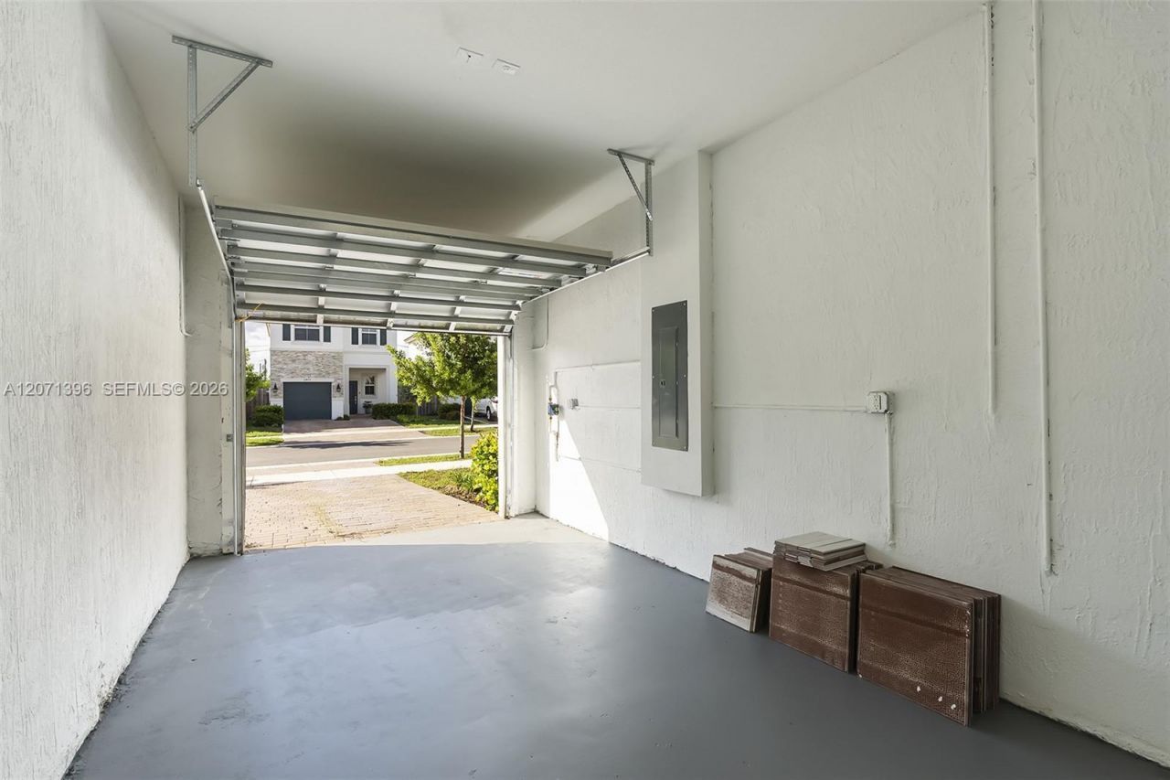 2408 NW 131st Cir , Unit 2408, Miami, FL 33167 Photo