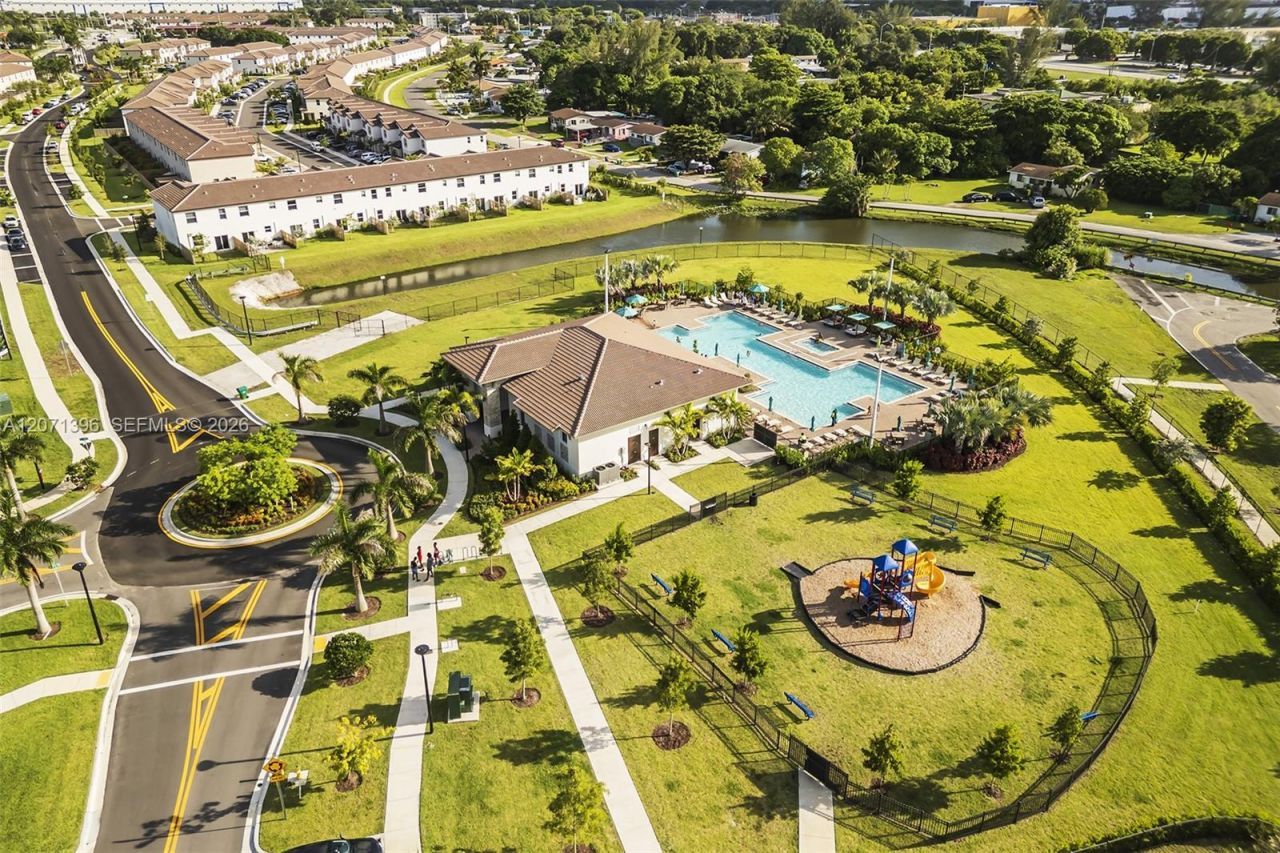 2408 NW 131st Cir , Unit 2408, Miami, FL 33167 Photo