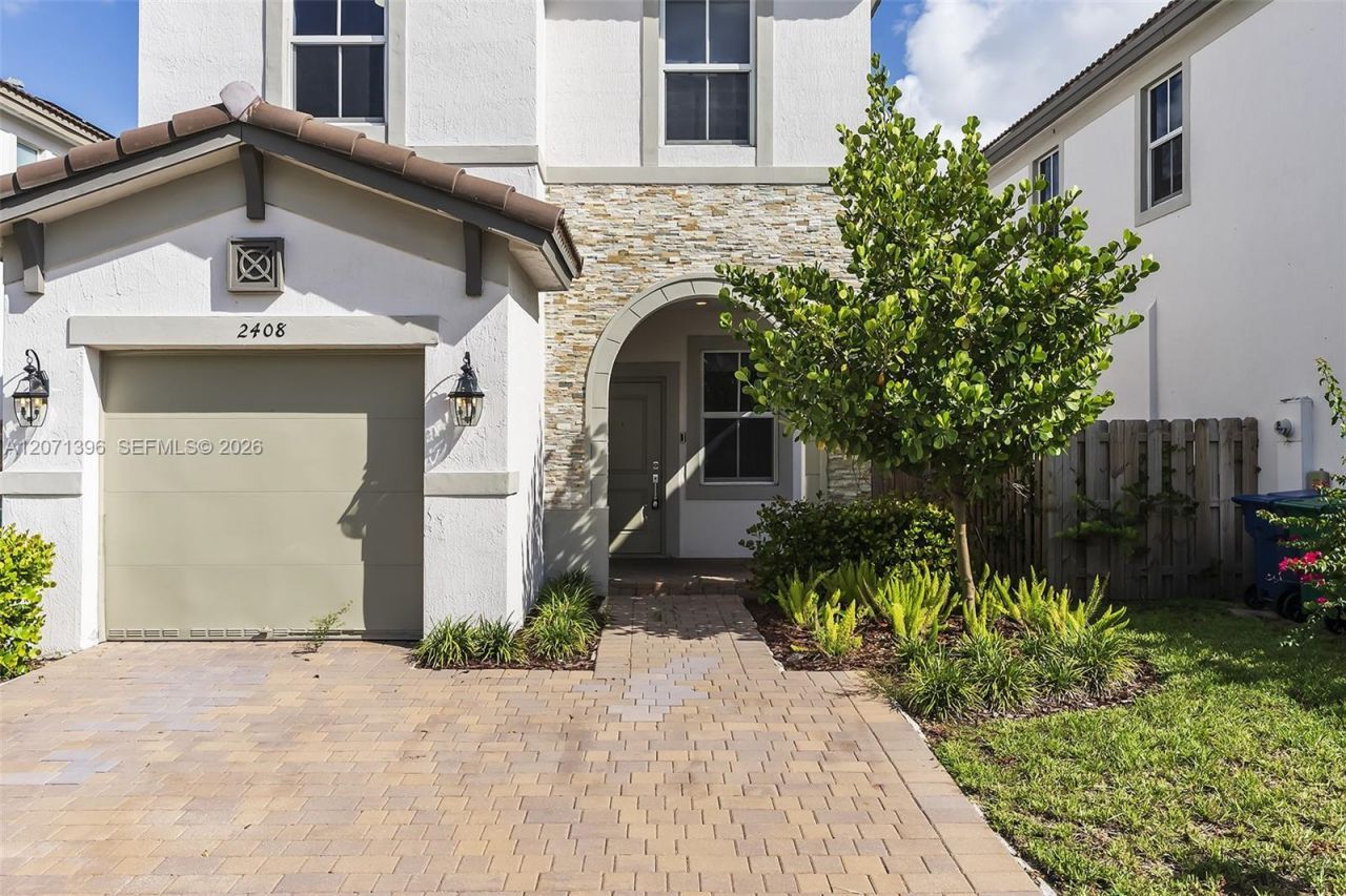 2408 NW 131st Cir , Unit 2408, Miami, FL 33167 Photo