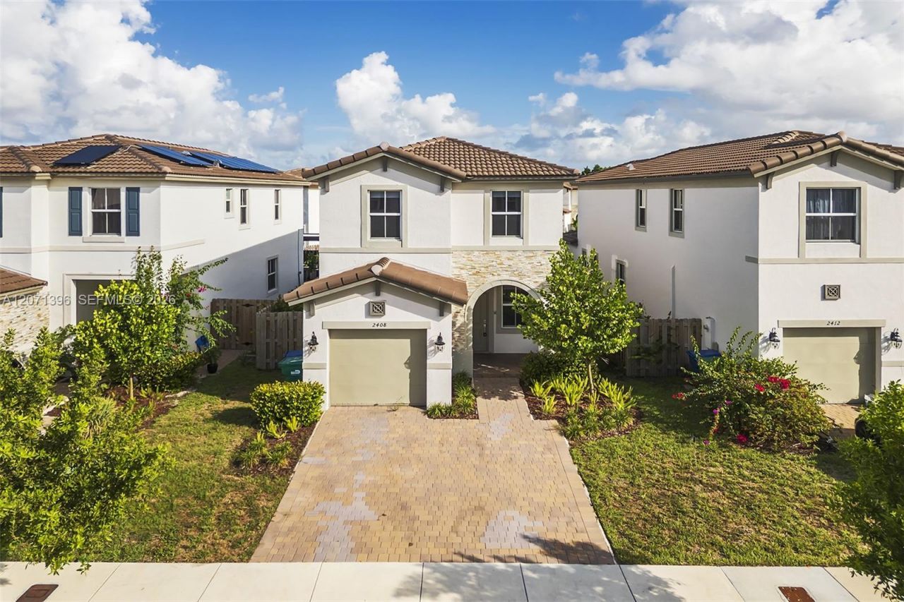 2408 NW 131st Cir , Unit 2408, Miami, FL 33167 Photo