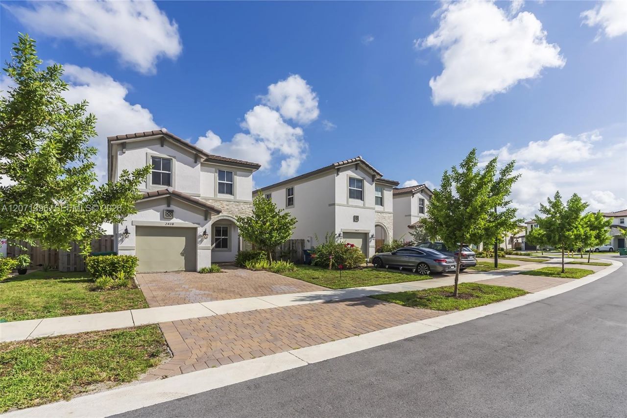 2408 NW 131st Cir , Unit 2408, Miami, FL 33167 Photo