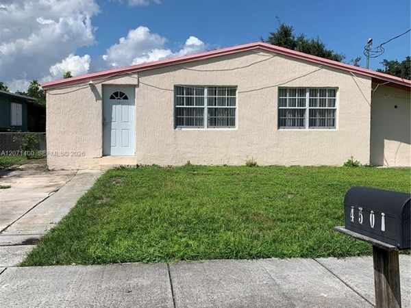 4501 SW 25th St , West Park, FL 33023