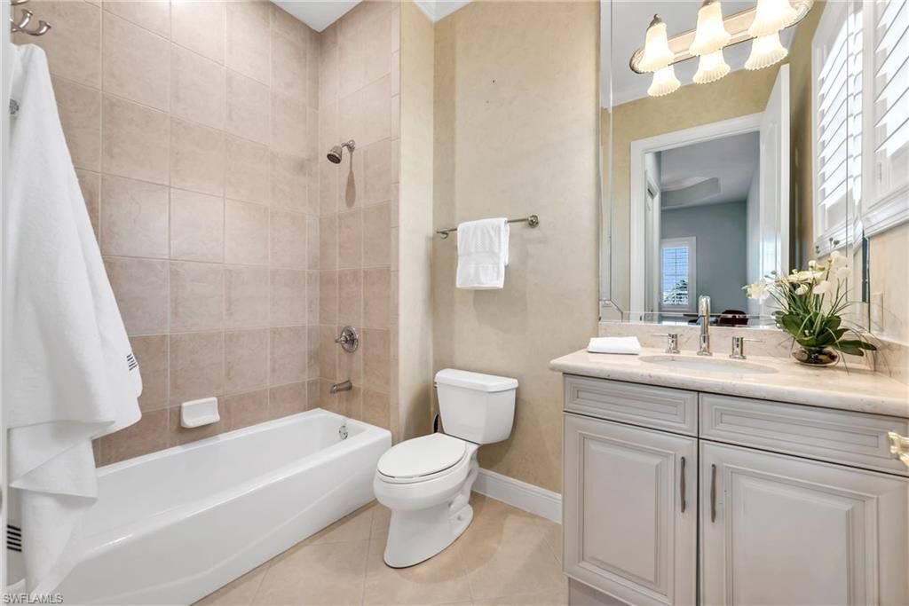 534 Avellino Isles Cir, Unit 8302, Naples, FL 34119 Photo