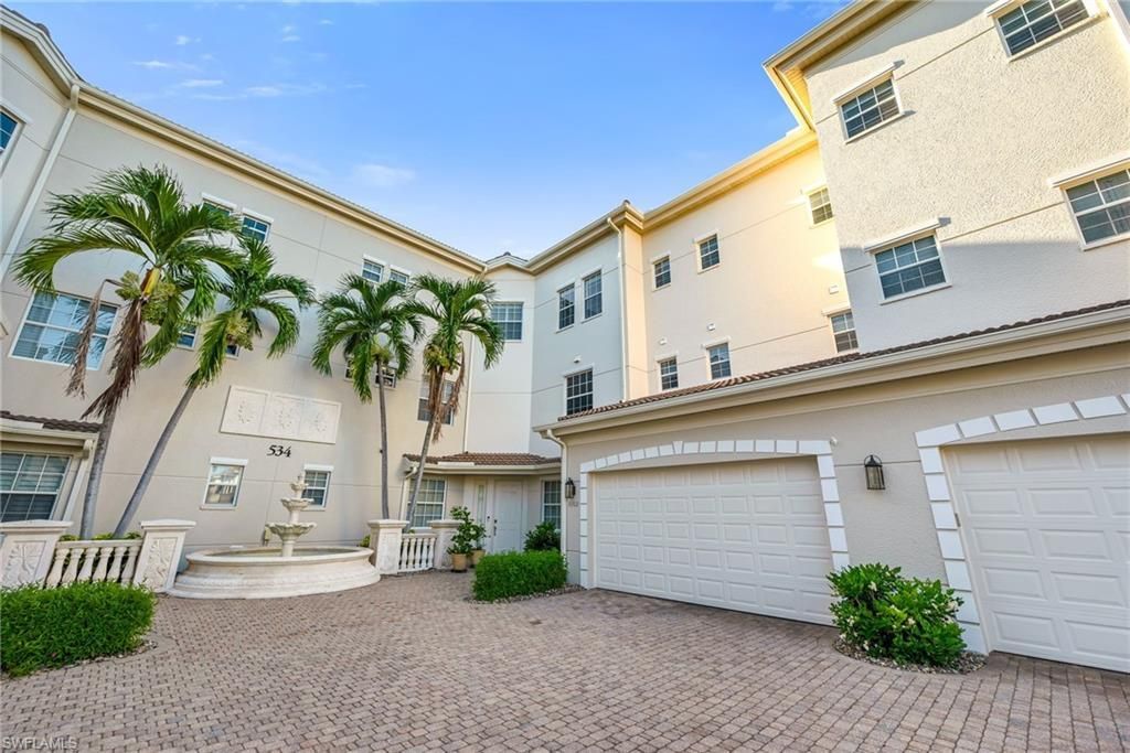 534 Avellino Isles Cir, Unit 8302, Naples, FL 34119 Photo