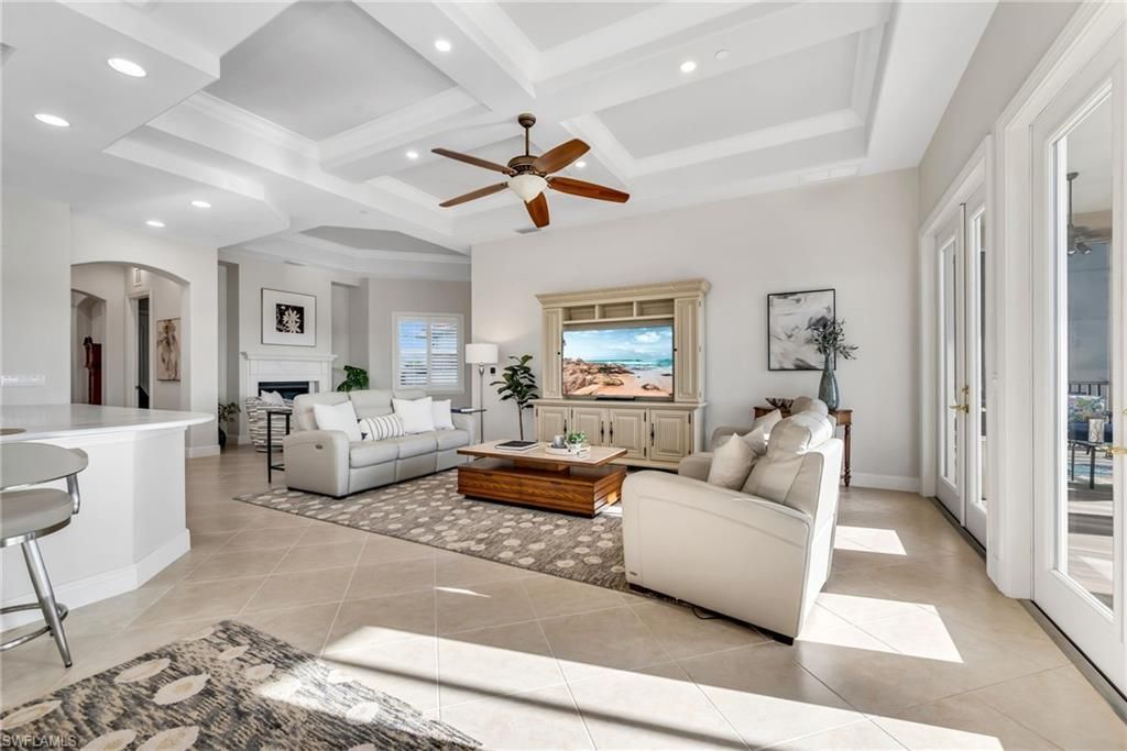 534 Avellino Isles Cir, Unit 8302, Naples, FL 34119 Photo