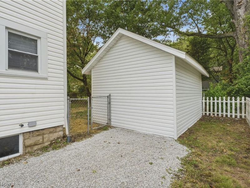 1405 Wabash Court NE, Canton, OH 44705 Photo 5