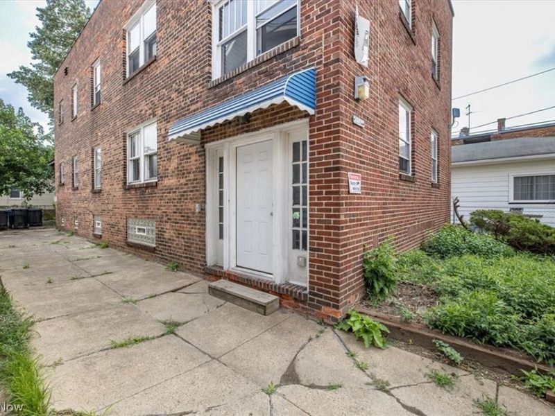 3541 W 105th Street, Cleveland, OH 44111 Photo 2