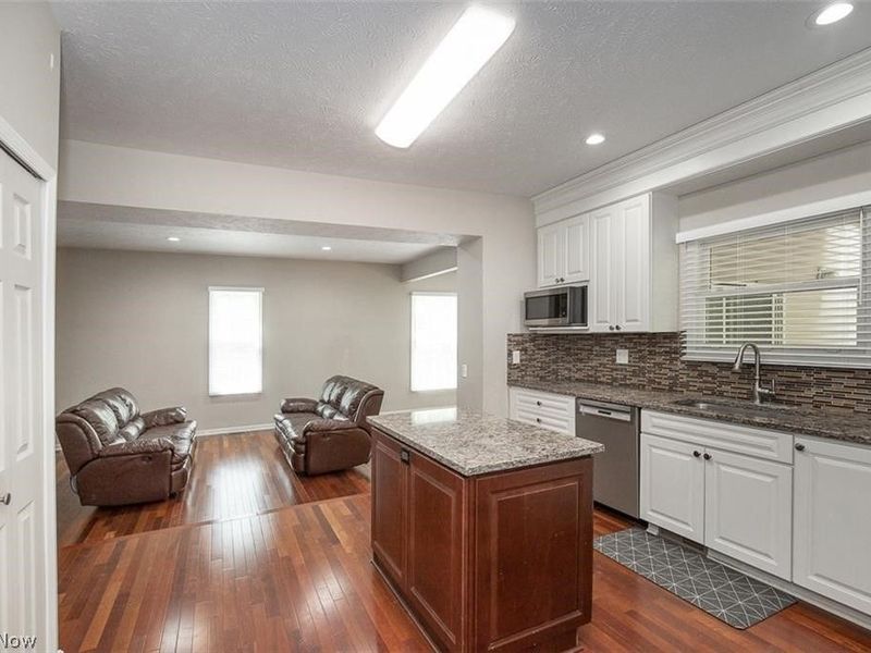 9338 Liberty Road, Twinsburg, OH 44087 Photo 10