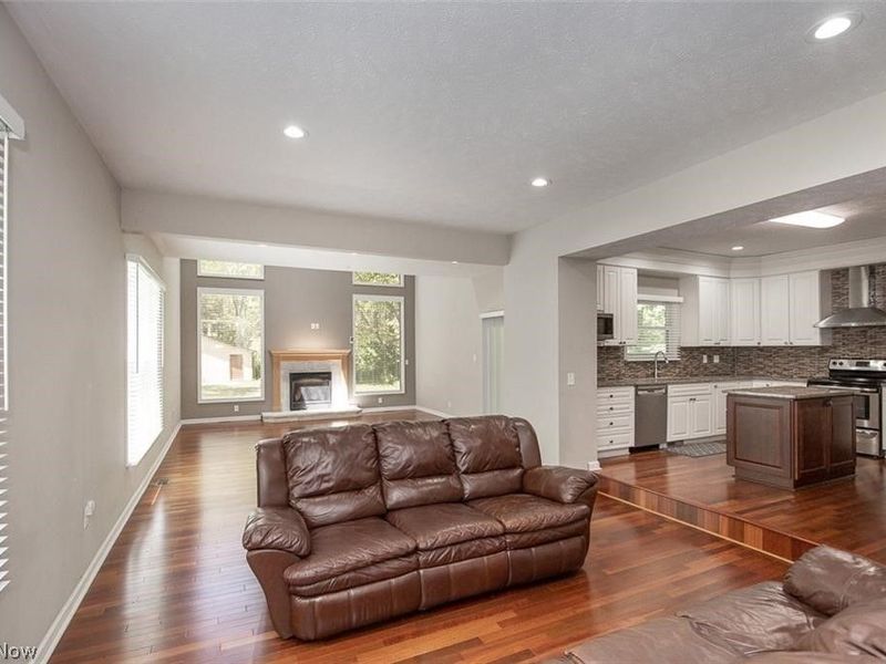 9338 Liberty Road, Twinsburg, OH 44087 Photo 12