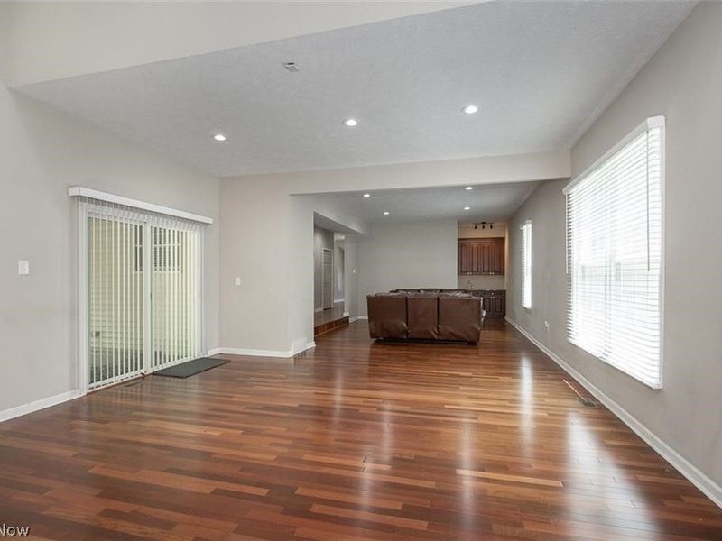9338 Liberty Road, Twinsburg, OH 44087 Photo 16